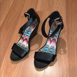 American Eagle Sandals